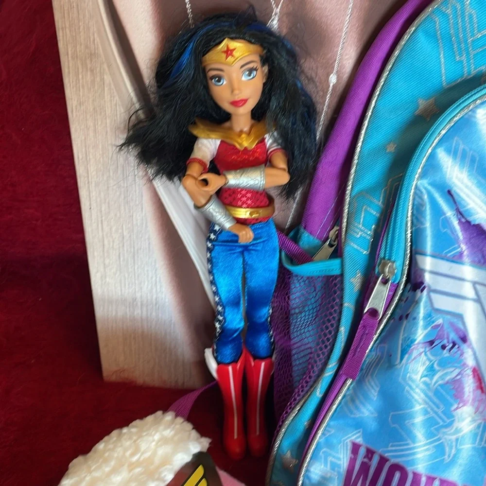 WONDER WOMAN PADDED BACKPACK,LUNCHBOX DOLL,TOTE, SHERPA LINED SOCKS BUNDLE OF 5
